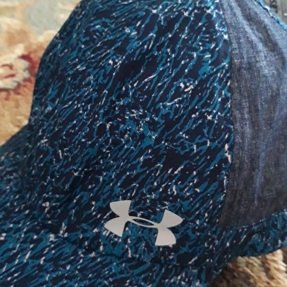 *Host Pick*Under Armour Armourvent ladies hat - Picture 5 of 16